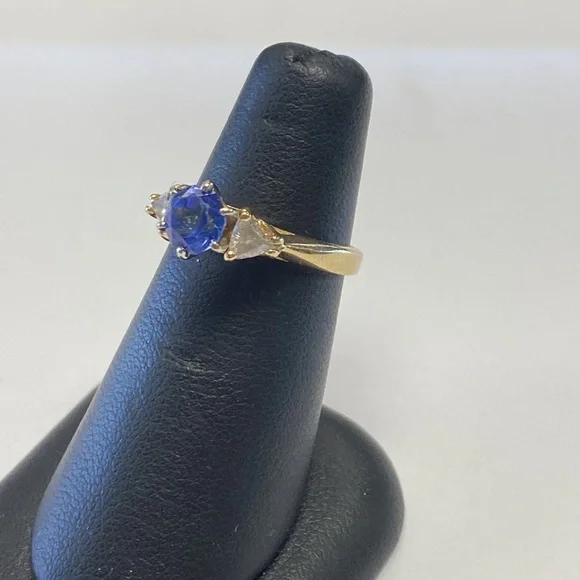 14k yellow gold tanzanite and trillion cut diamond 3 stone ring size 5.5